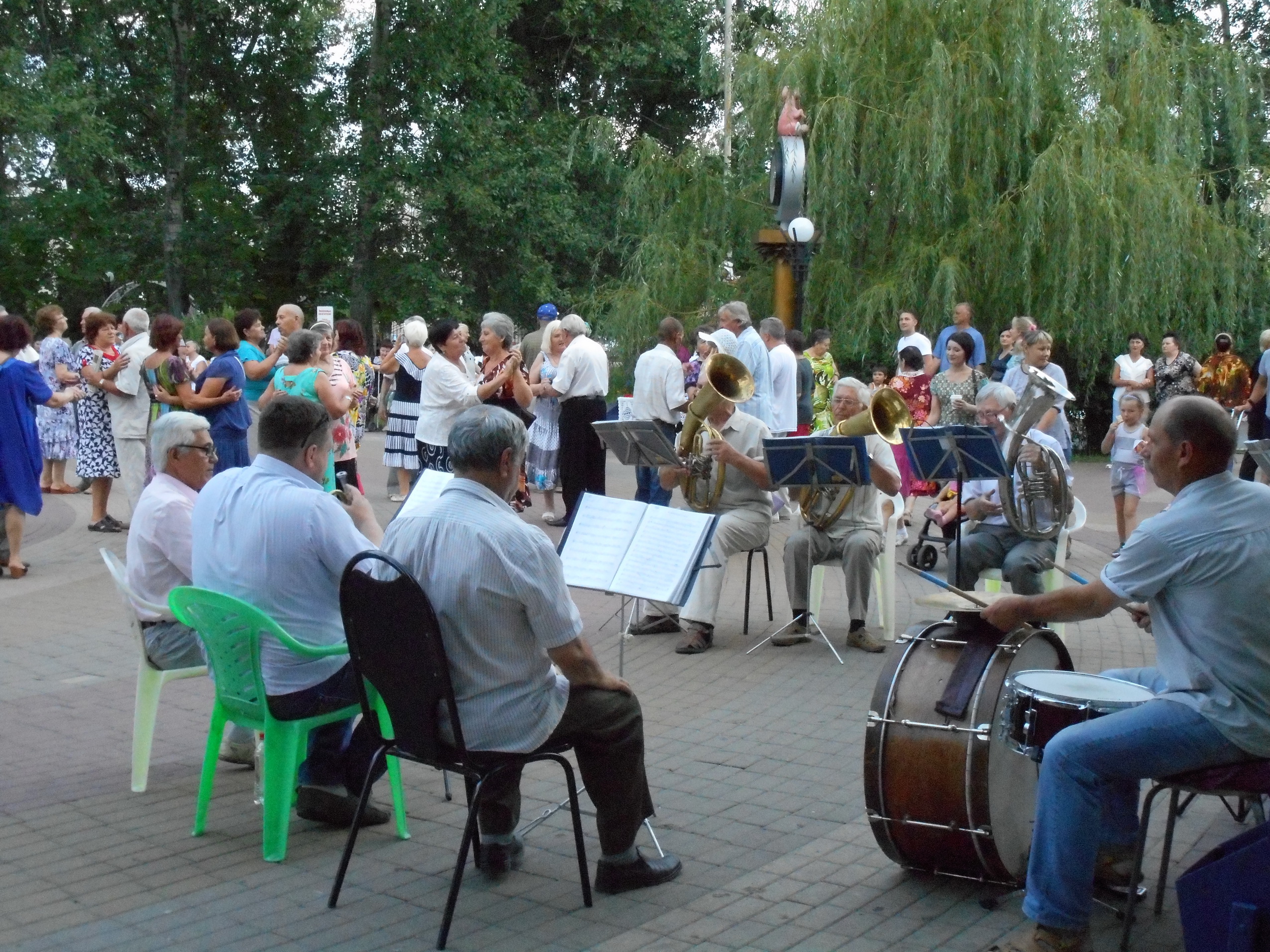 оркестр в парке